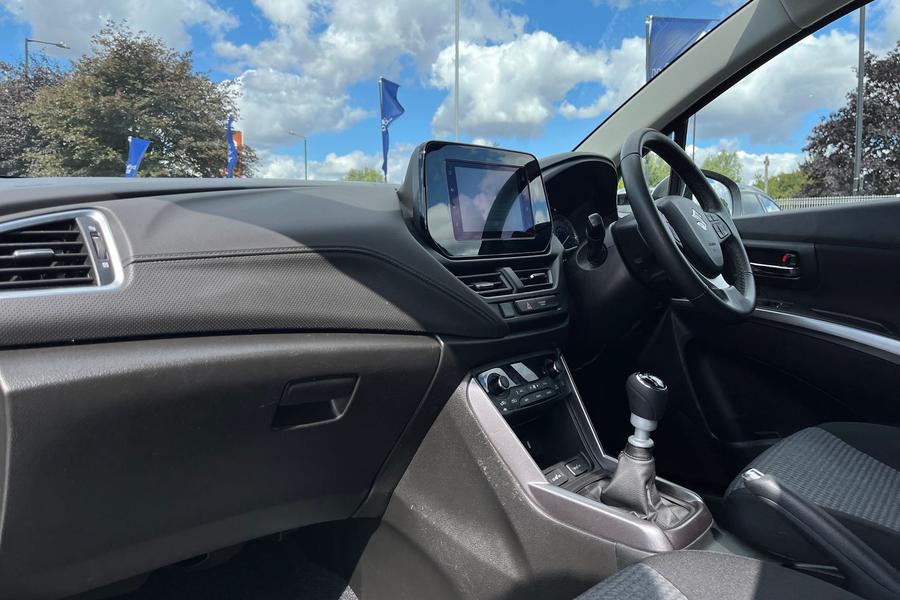 Suzuki S-CROSS Photo autoimg-8d9e2eb4d6f295e660b33460cd16e88c33cda06a.jpg