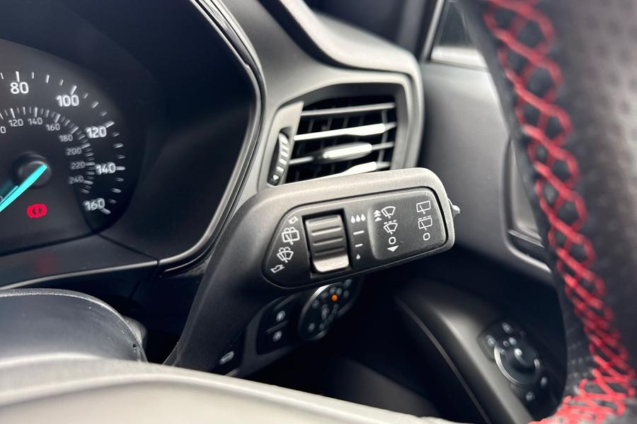Ford FOCUS Photo autoimg-8da2b810c0930722e57aada9d2f64c8cec60b986.jpg