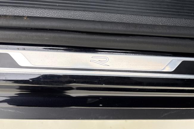 VOLKSWAGEN T-Roc Photo 26