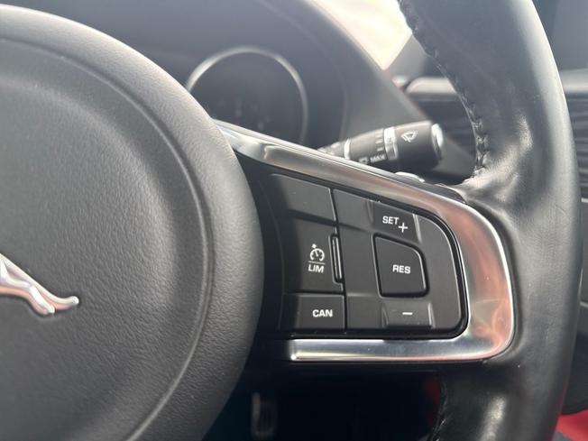 JAGUAR XF Photo 17