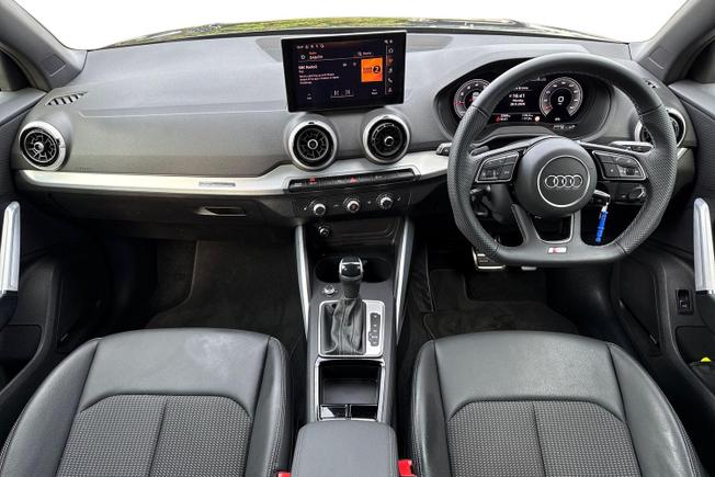 AUDI Q2 Photo 10