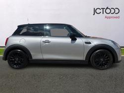 MINI Hatch Photo 4