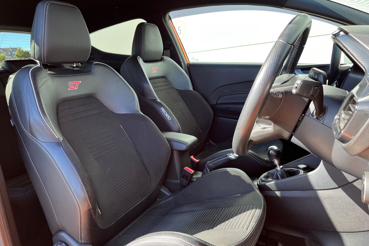 Ford FIESTA Photo 16