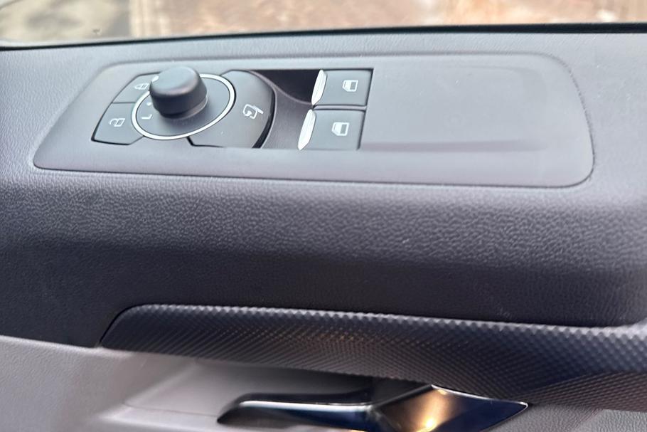 Used Ford TRANSIT CUSTOM WP25YZV 25