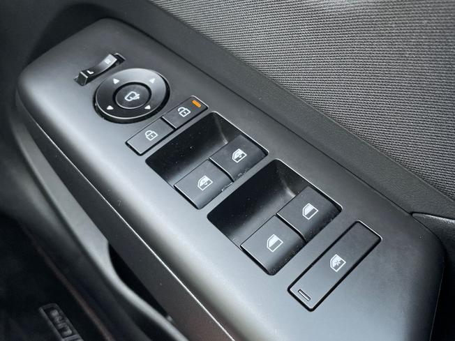 HYUNDAI Kona Photo 38