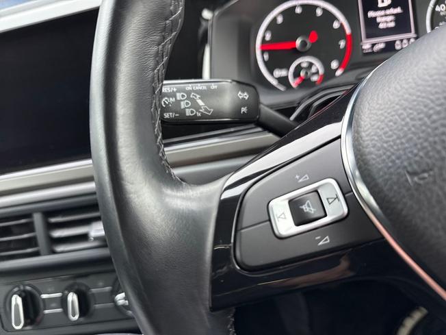 VOLKSWAGEN Polo Photo 16