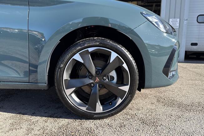 CUPRA Leon Photo 5