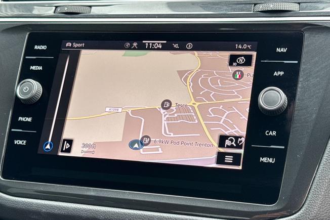 VOLKSWAGEN Tiguan Photo 14
