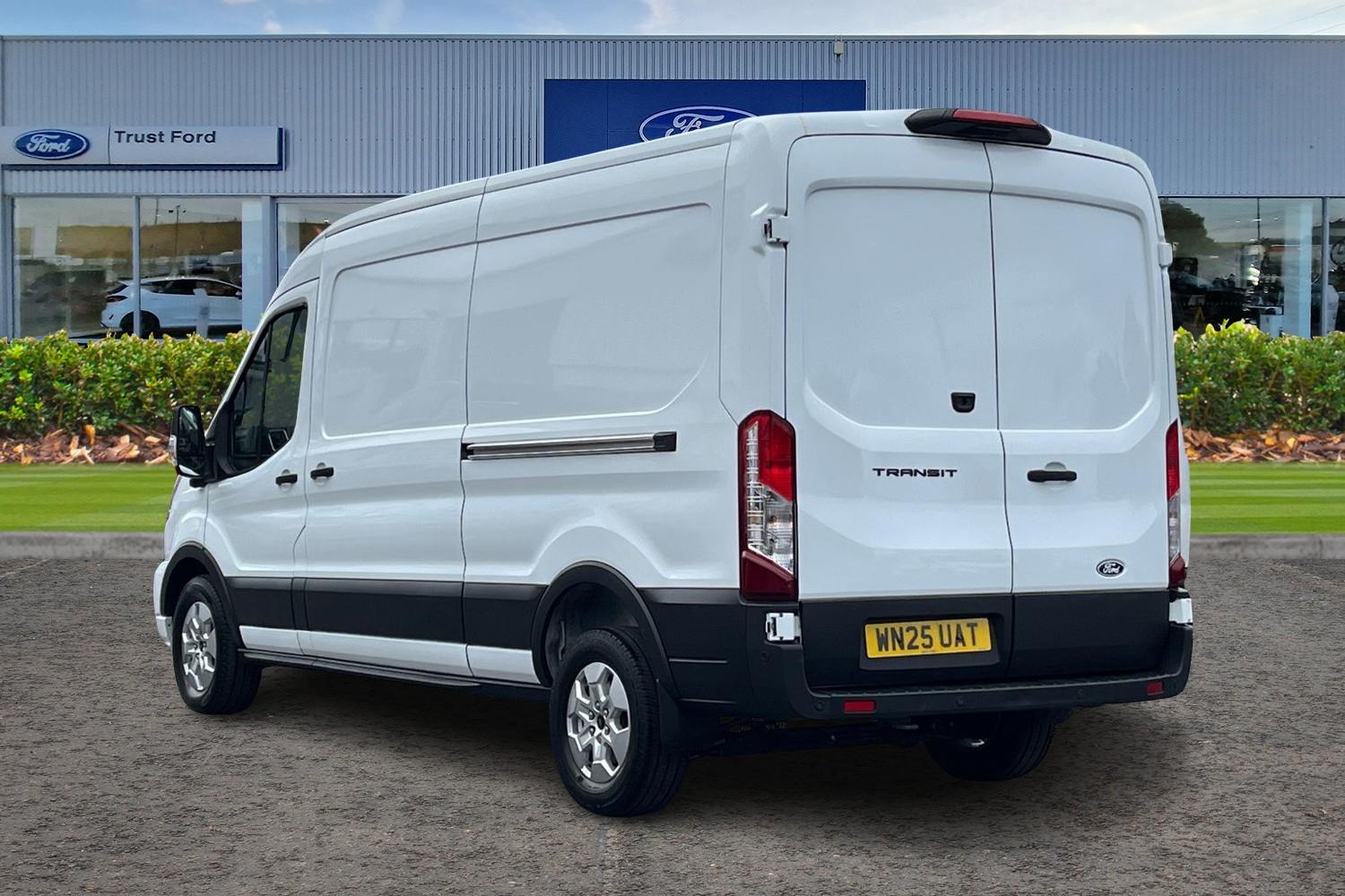 Ford TRANSIT Photo 1