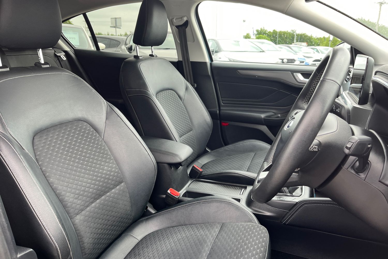 Ford FOCUS Photo 16