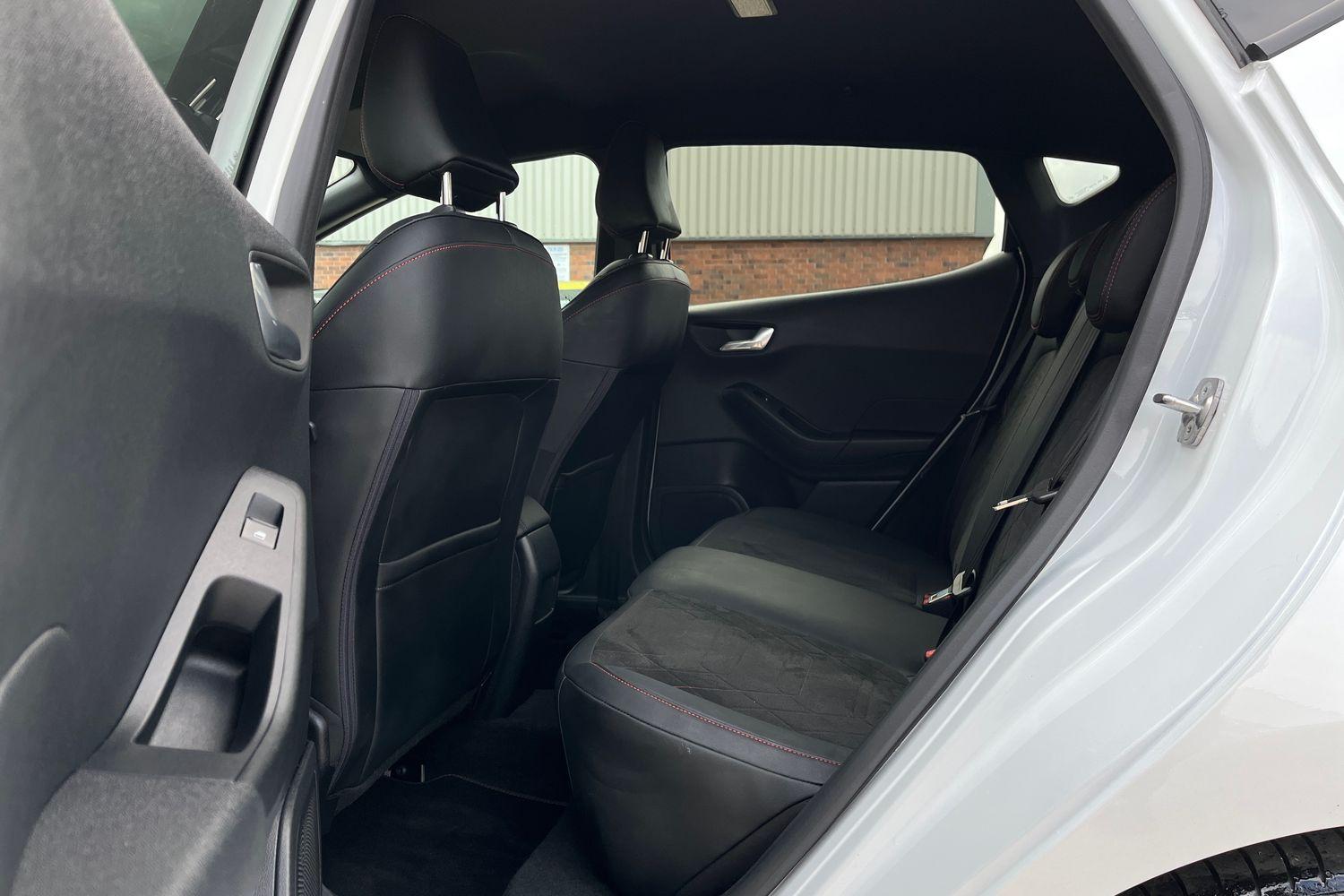 Ford Fiesta Photo 23