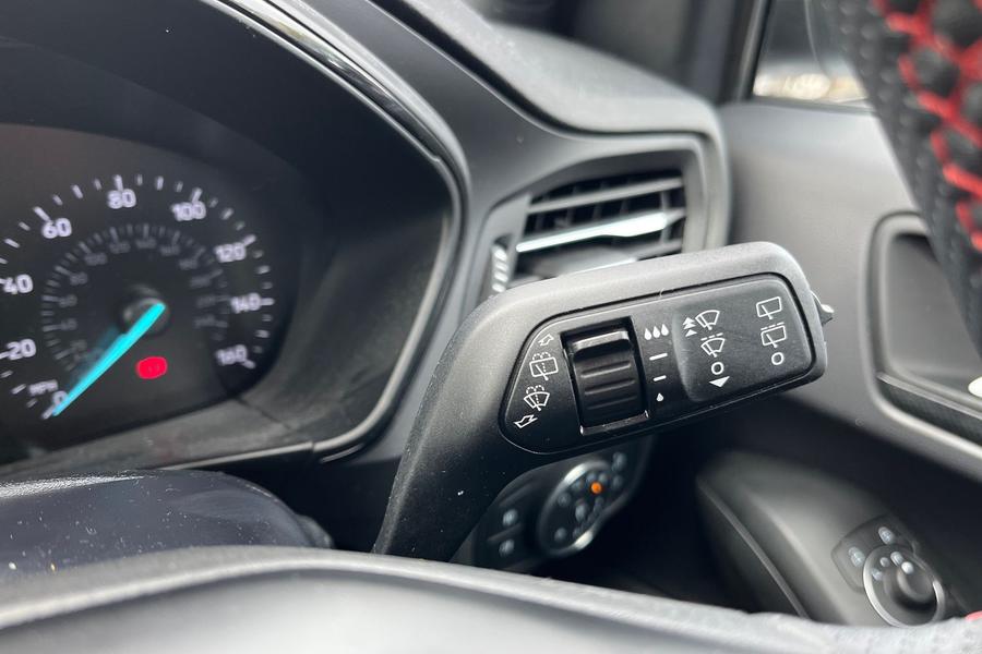 Ford FOCUS Photo autoimg-8dcac33c9047a83ba76260562a6c3c8e157d321f.jpg