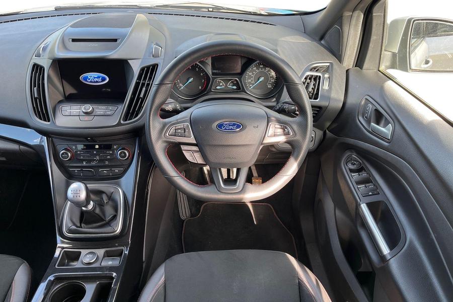 Ford Kuga Photo autoimg-8dcee87039b663be07a34ce04903a4812b827f4e.jpg