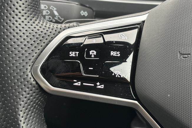 VOLKSWAGEN Tiguan Allspace Photo 16