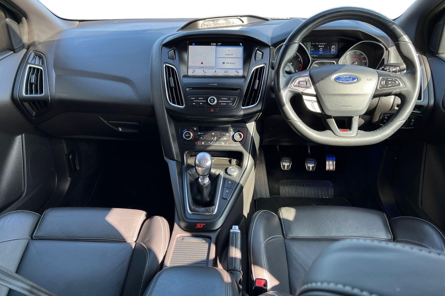 Ford FOCUS Photo 9