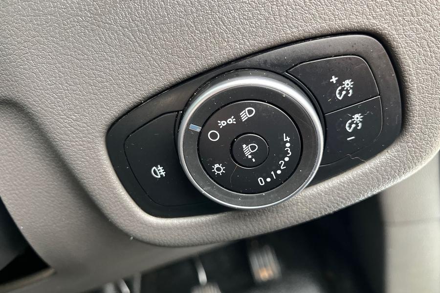 Ford TRANSIT CONNECT Photo autoimg-8dd3d5557a62e9516c05d6b9992178789dde74a5.jpg