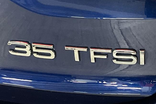 AUDI Q3 Photo 36