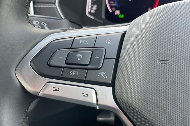 VOLKSWAGEN T-Cross Photo 16