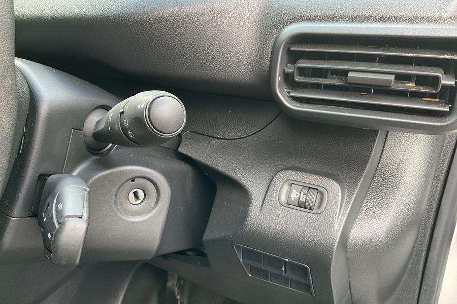 Peugeot PARTNER Photo autoimg-8ddedbd8c2828832d1a48c55745d8f9c29191098.jpg