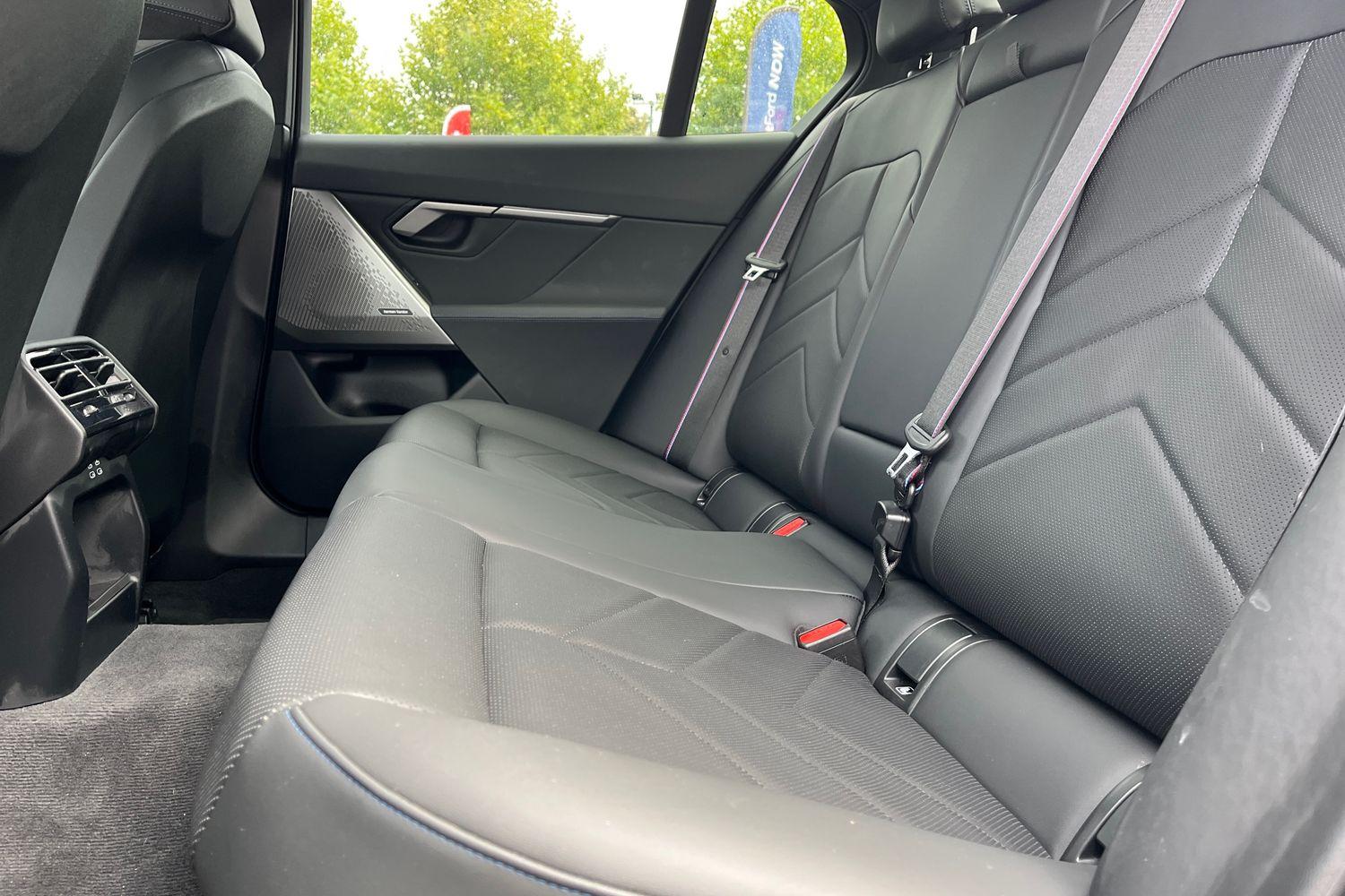 BMW 5 Series Photo 19