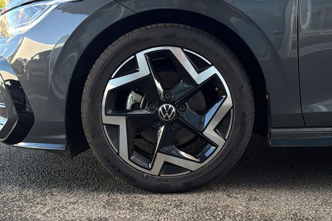 VOLKSWAGEN Golf Photo 5