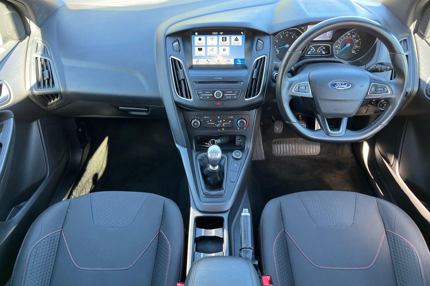 Ford Focus Photo 9