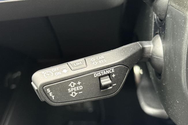 Audi Q4 Photo 24