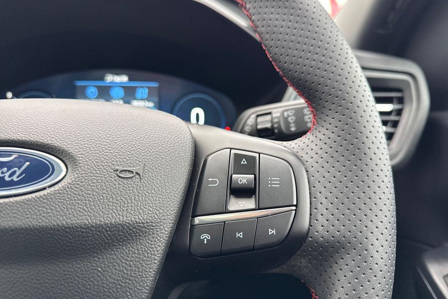 Ford KUGA Photo autoimg-8de7f98b258634ff8fd57523c005a15f2b74ee5d.jpg