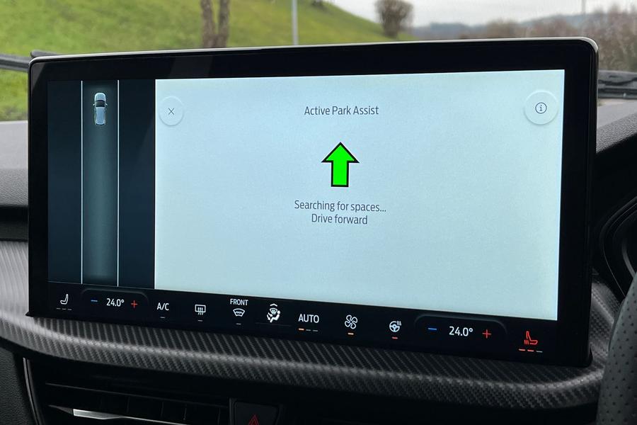 Ford KUGA Photo autoimg-8de940447e2f3b04f3bc94105b733b23da11b519.jpg