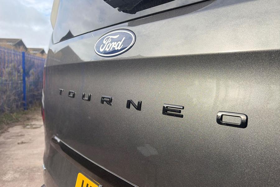 Ford TOURNEO CUSTOM Photo autoimg-8de9cc948c4c7fb76cc2fde8e385c7d0cb395697.jpg