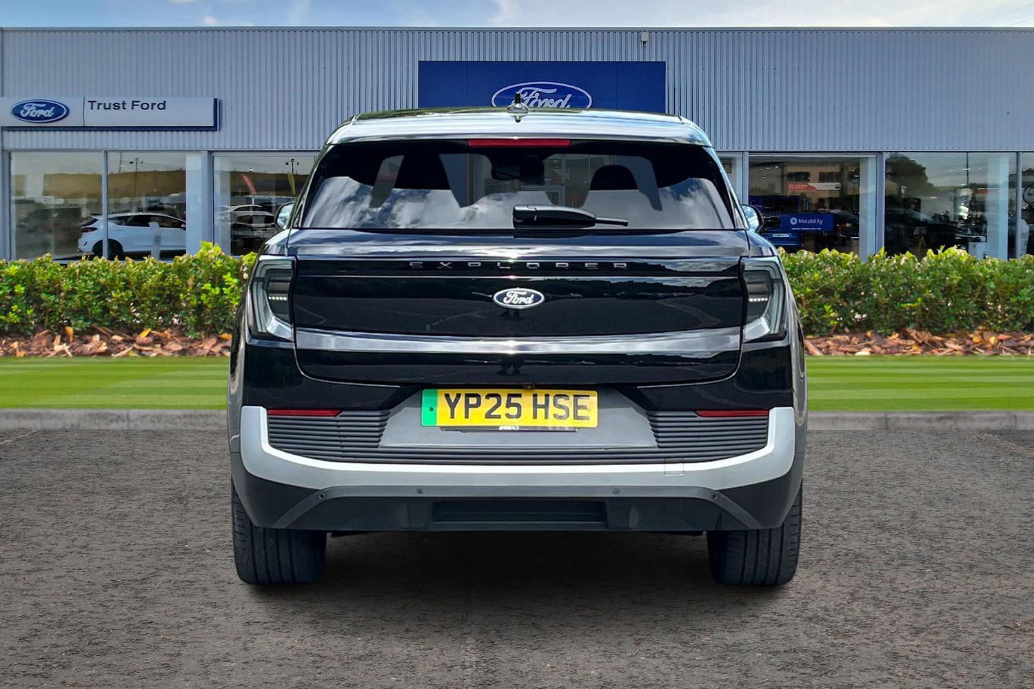 Ford Explorer Photo 6