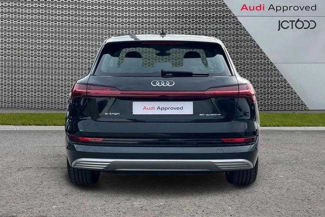 AUDI e-tron Photo 7