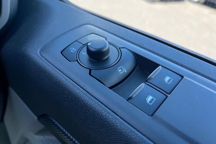 Used Ford E-TRANSIT CUSTOM BL75SXZ 26