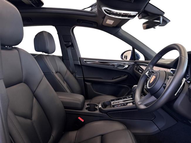 PORSCHE Macan Photo 11