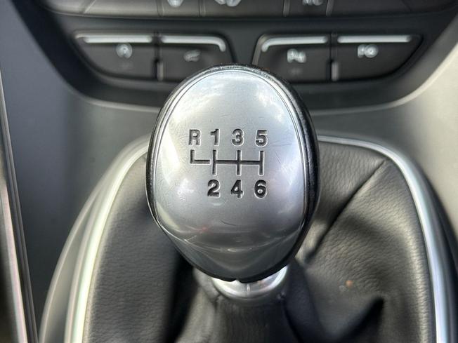 FORD Kuga Photo 45