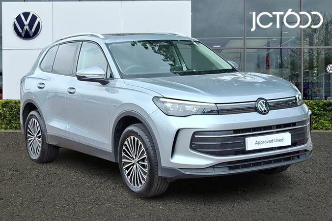 VOLKSWAGEN Tiguan Photo 1