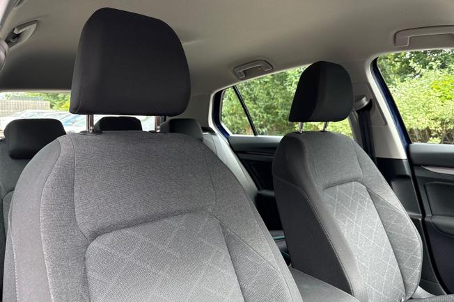 Volkswagen Golf Photo 25