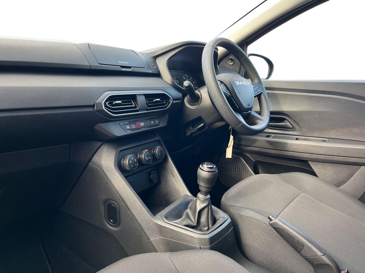 Dacia Sandero Photo 2