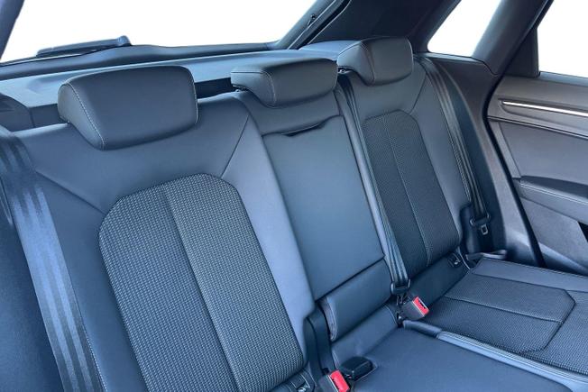AUDI Q3 Photo 10