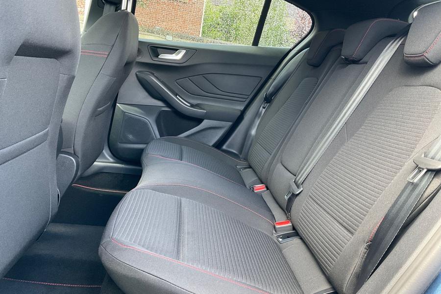 Ford FOCUS Photo autoimg-8e0161aa88de2c90370d85c2df9e8d8a3e1818d5.jpg