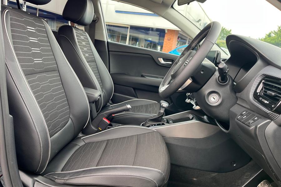 Kia Stonic Photo autoimg-8e04b689230f2fe91a2762ccef142595ed79b296.jpg