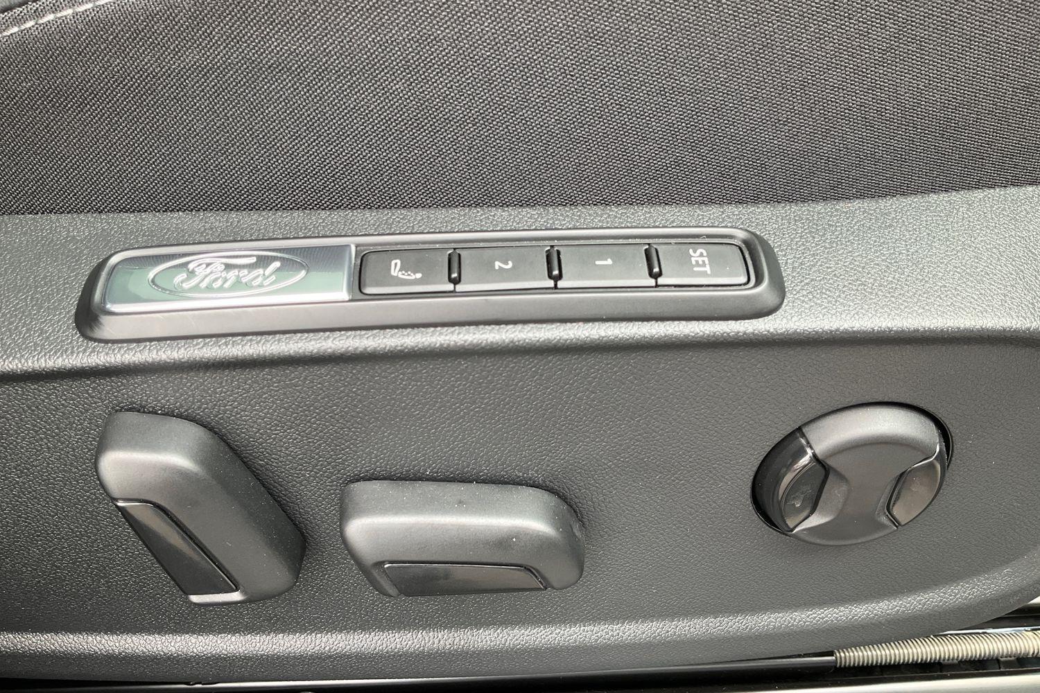Ford Explorer Photo 34