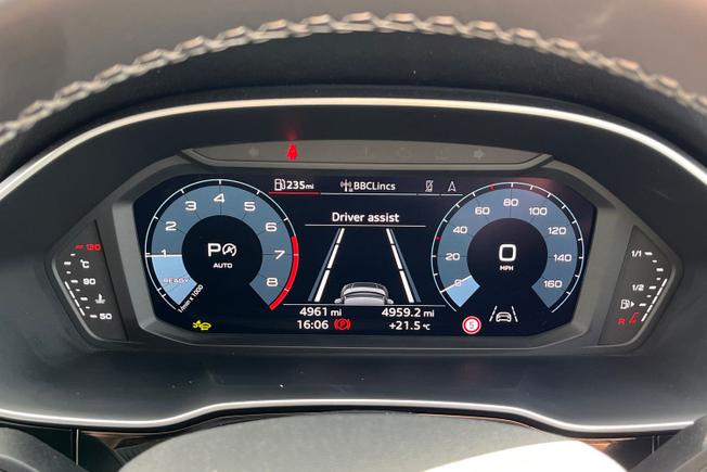 Audi Q3 Photo 15