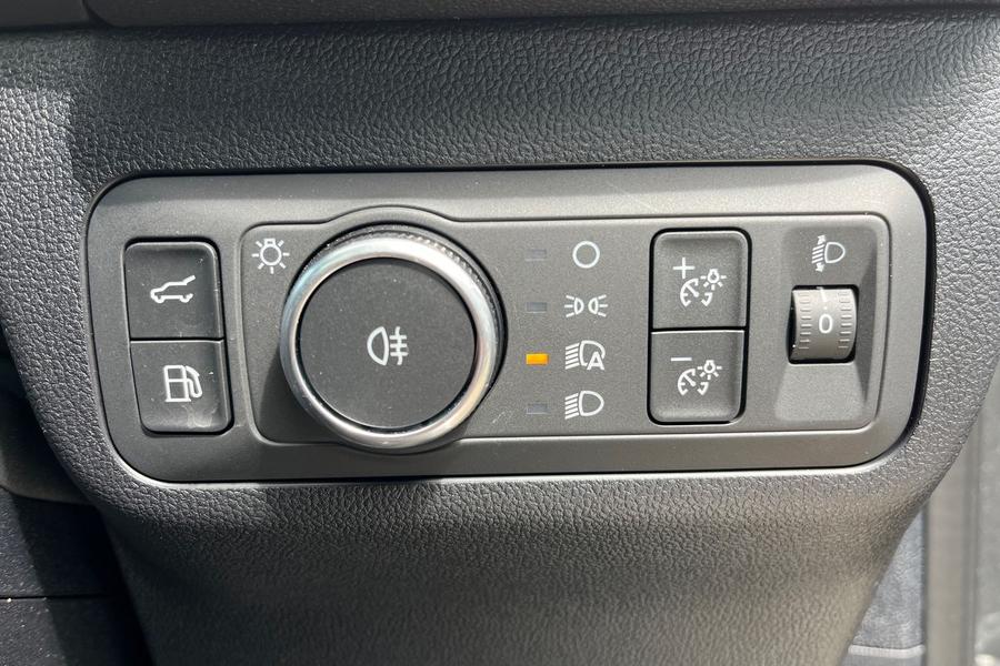 Ford Kuga Photo autoimg-8e165999700cf8765c30b8a4ac384ee5740be1e8.jpg
