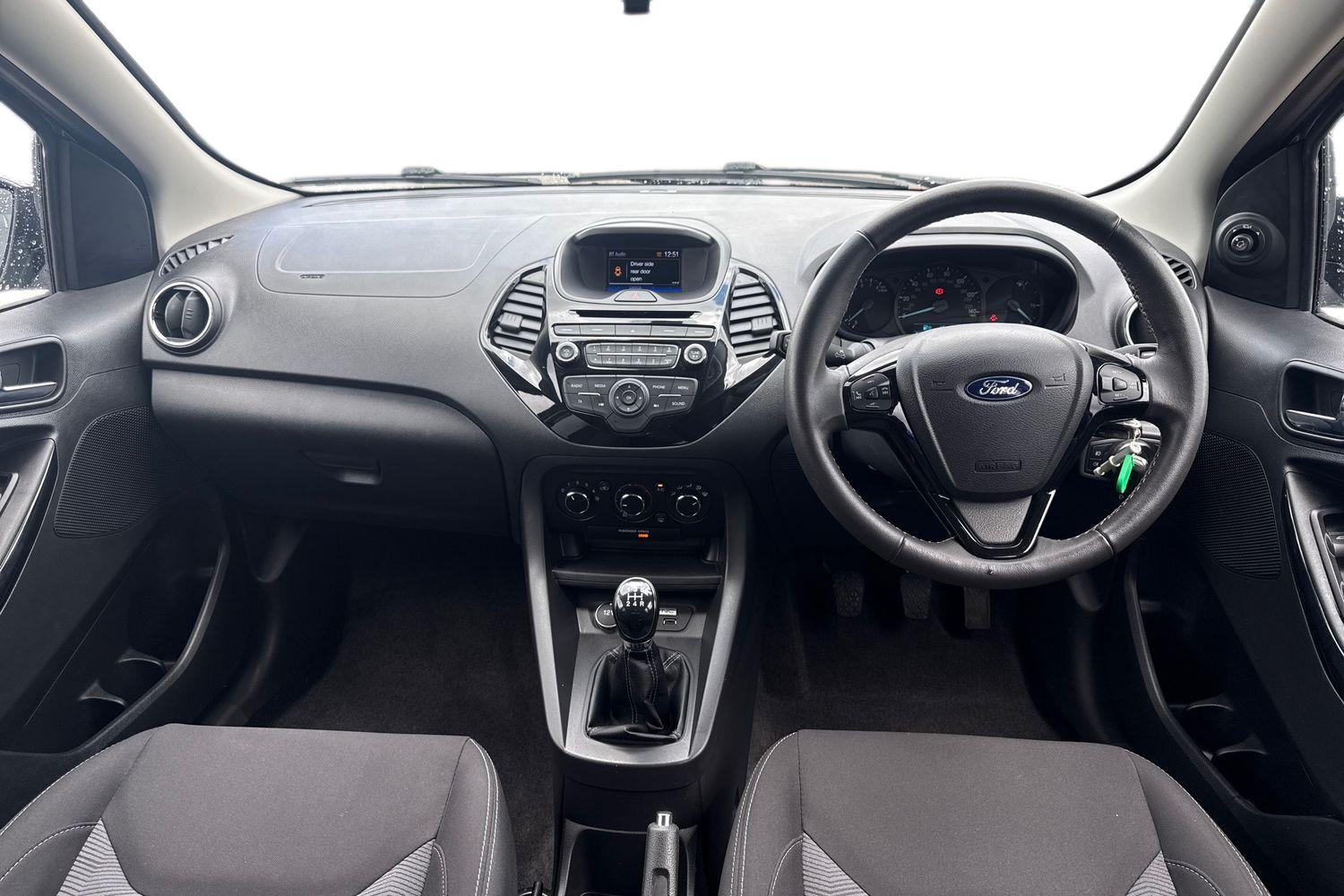 Ford KA+ Photo 9