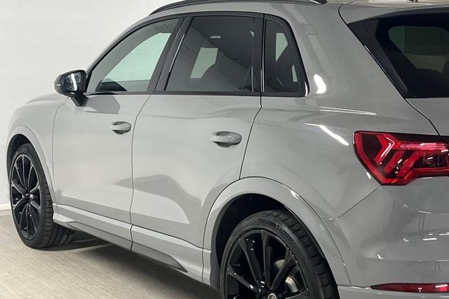 AUDI RS Q3 Photo 30