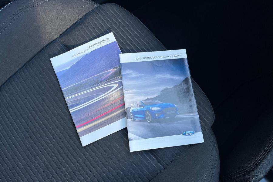 Ford FOCUS Photo autoimg-8e22c83e2be3da1cfd9eb5bd078ff5b3cf2d0cfc.jpg