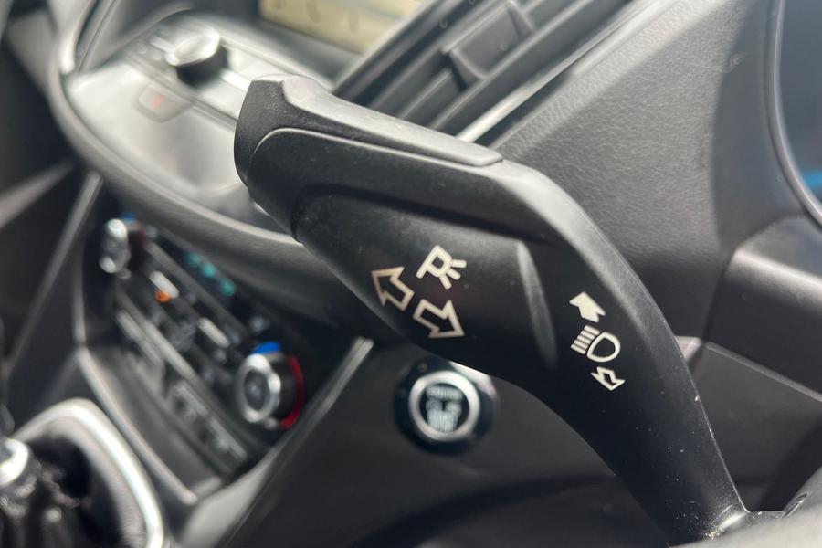 Ford KUGA Photo autoimg-8e242f262544677454f256ac3f8596ab596ca67d.jpg