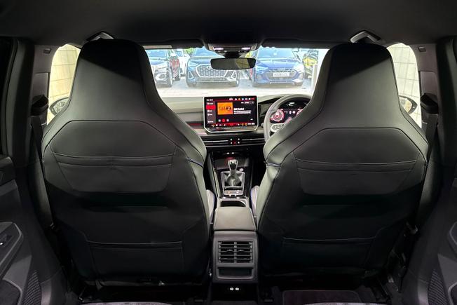 VOLKSWAGEN Golf Photo 29