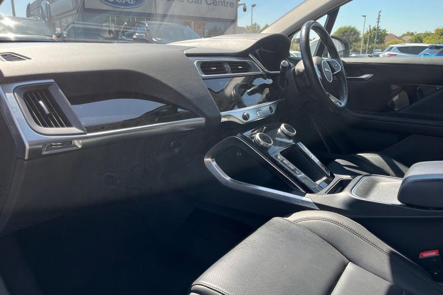 Jaguar I-PACE Photo autoimg-8e2881eb1bbf310abaadf86b36e3d13b7f90ec94.jpg